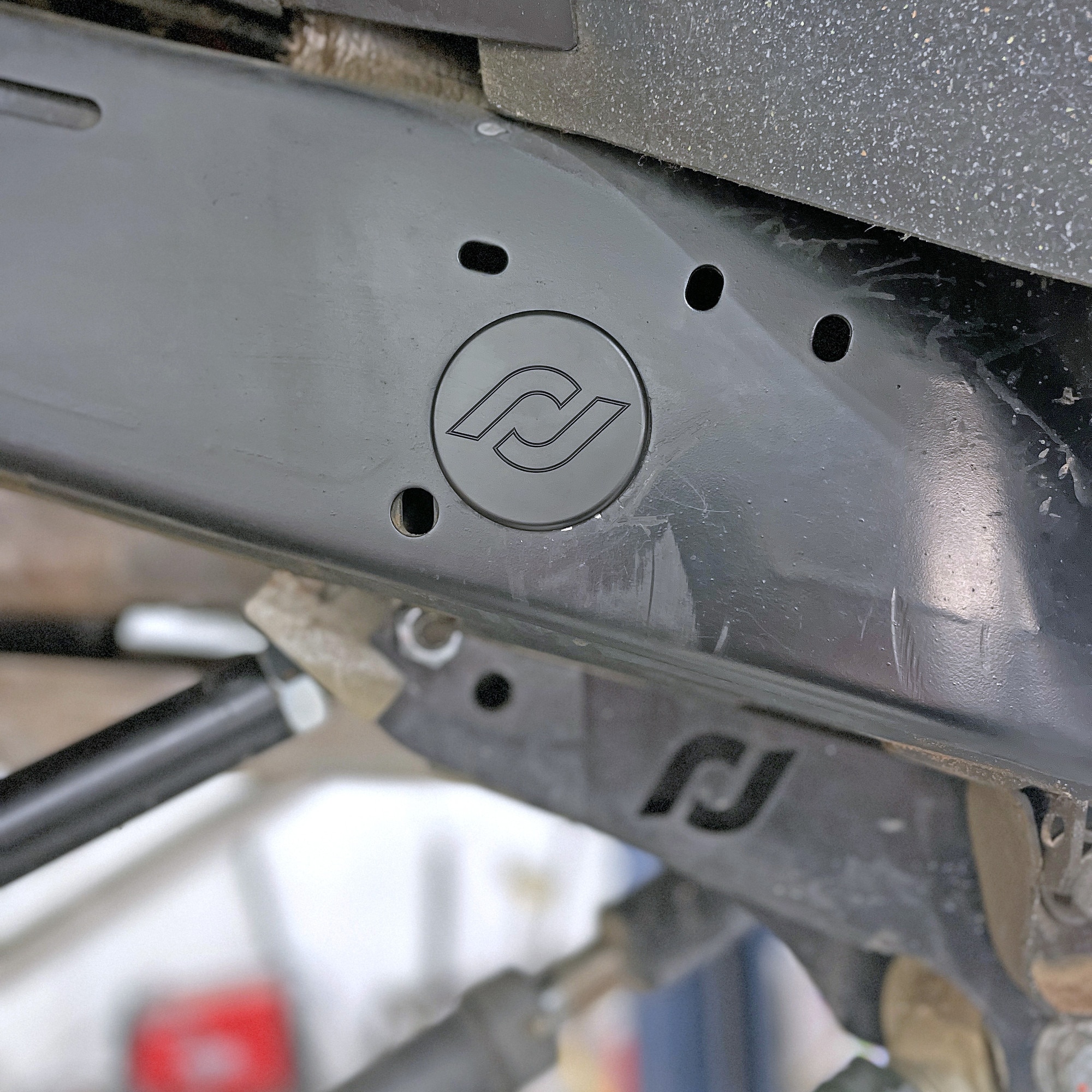 600000 103 frame rail plugs